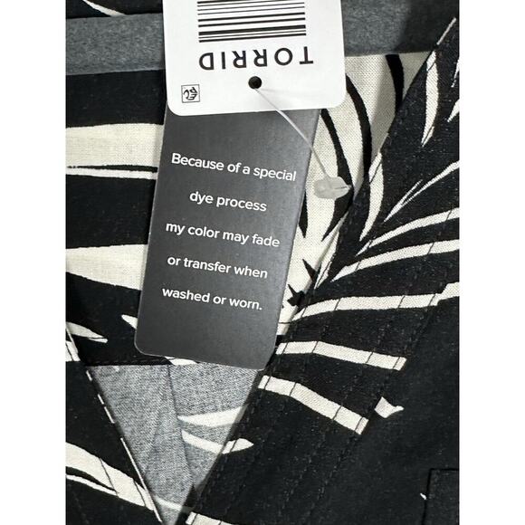 New! TORRID 0 Womens Harper Challis Pullover Tunic Black White Tropical Resort - Picture 6 of 11